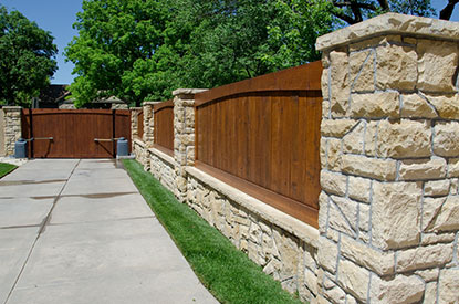 Stone privacy wall